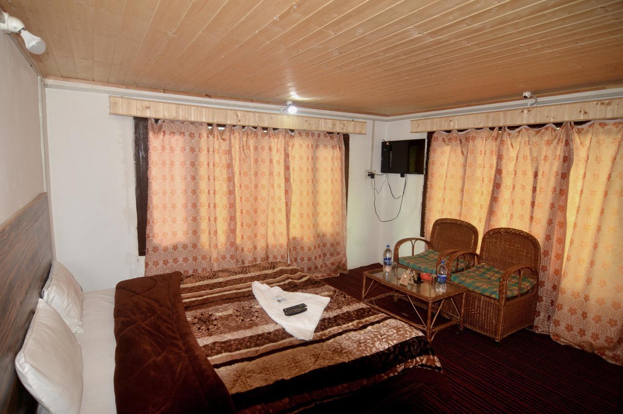 Hôtel Kashmir House à Pahalgām Extérieur photo