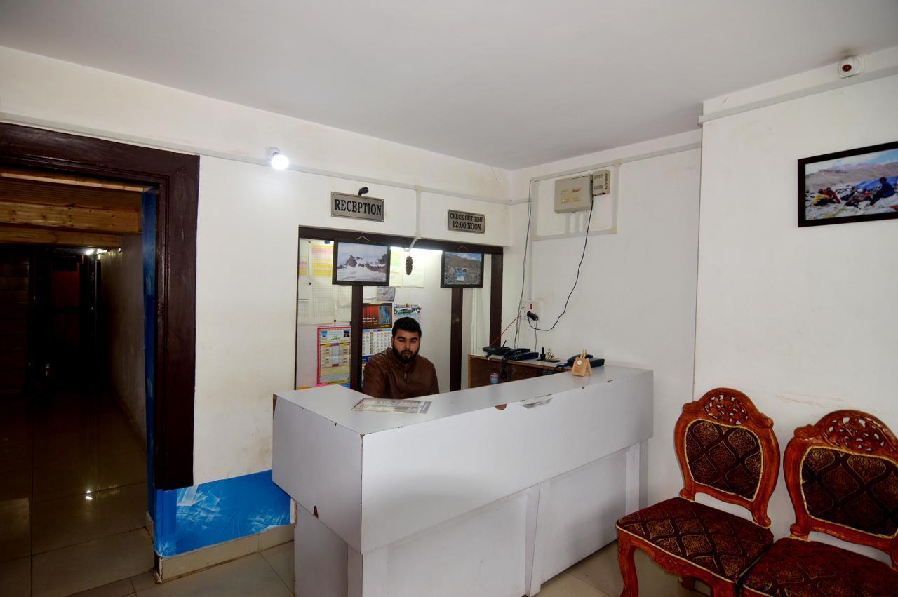 Hôtel Kashmir House à Pahalgām Extérieur photo
