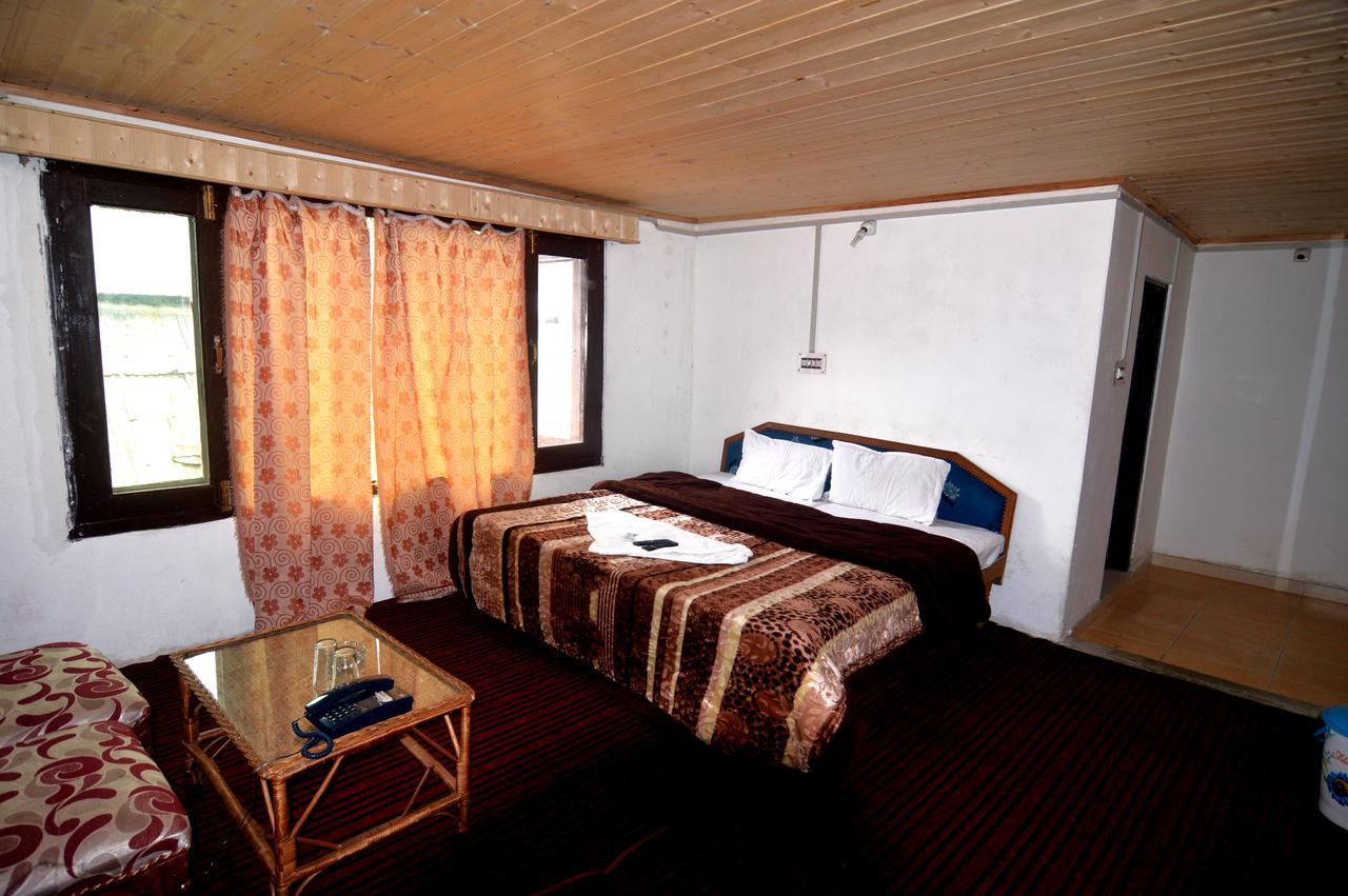 Hôtel Kashmir House à Pahalgām Extérieur photo