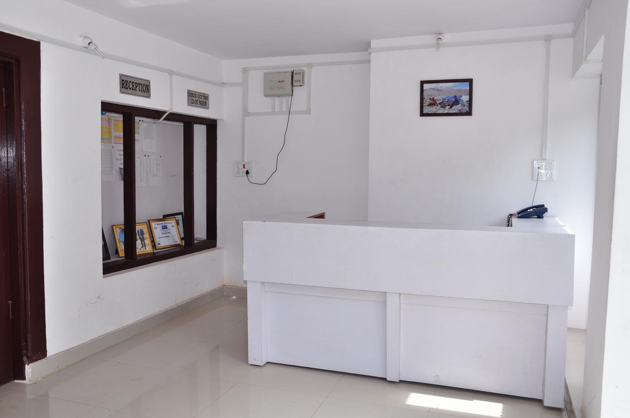 Hôtel Kashmir House à Pahalgām Extérieur photo