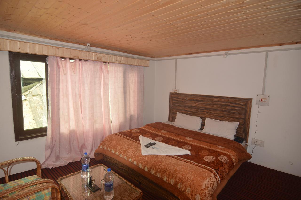 Hôtel Kashmir House à Pahalgām Extérieur photo